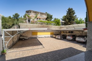 1 PARKING